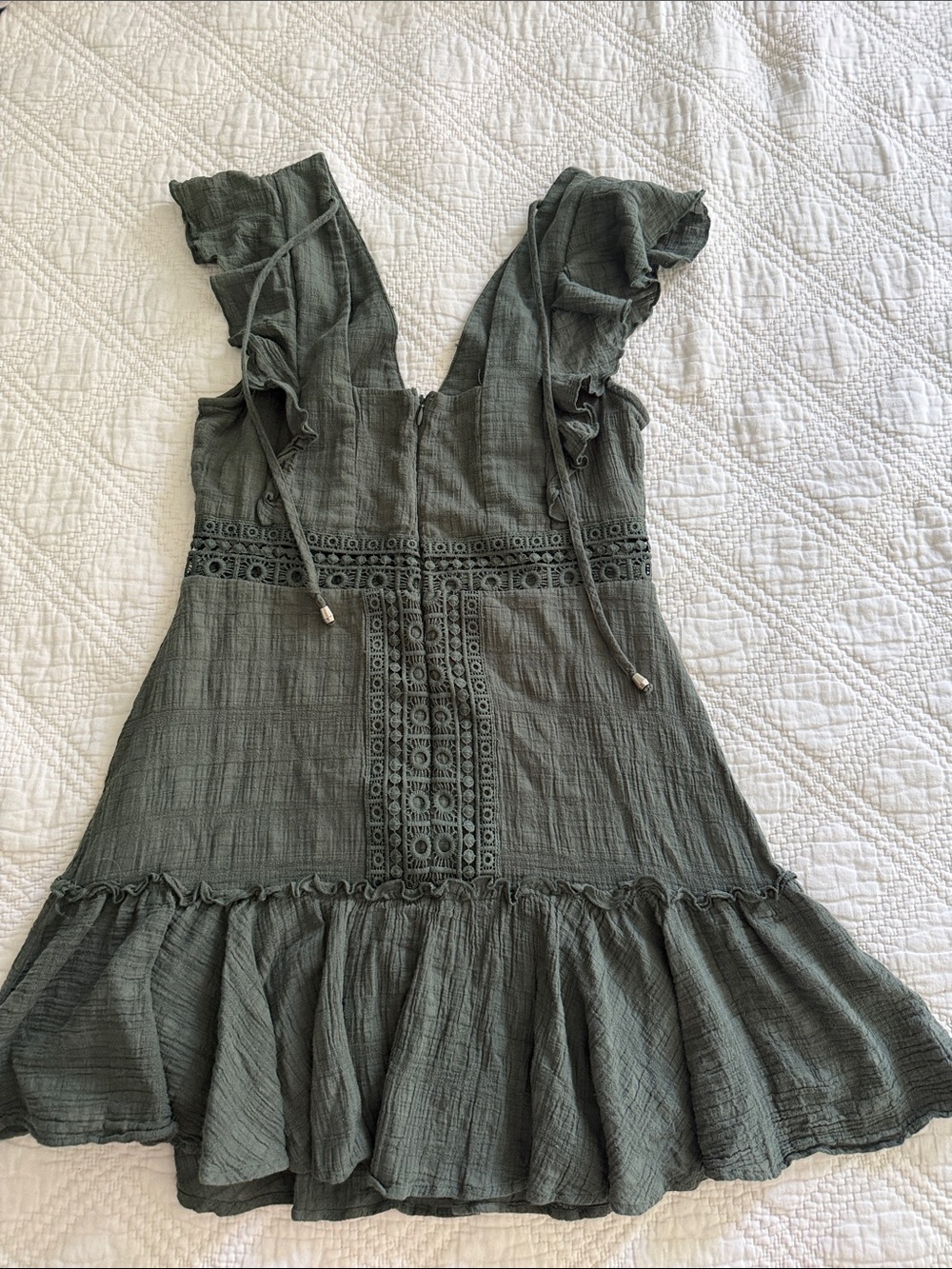mi Ami Olive Green V-Neck Ruffle Frill Mini Dress Crochet Accents Size Medium - Picture 7 of 7